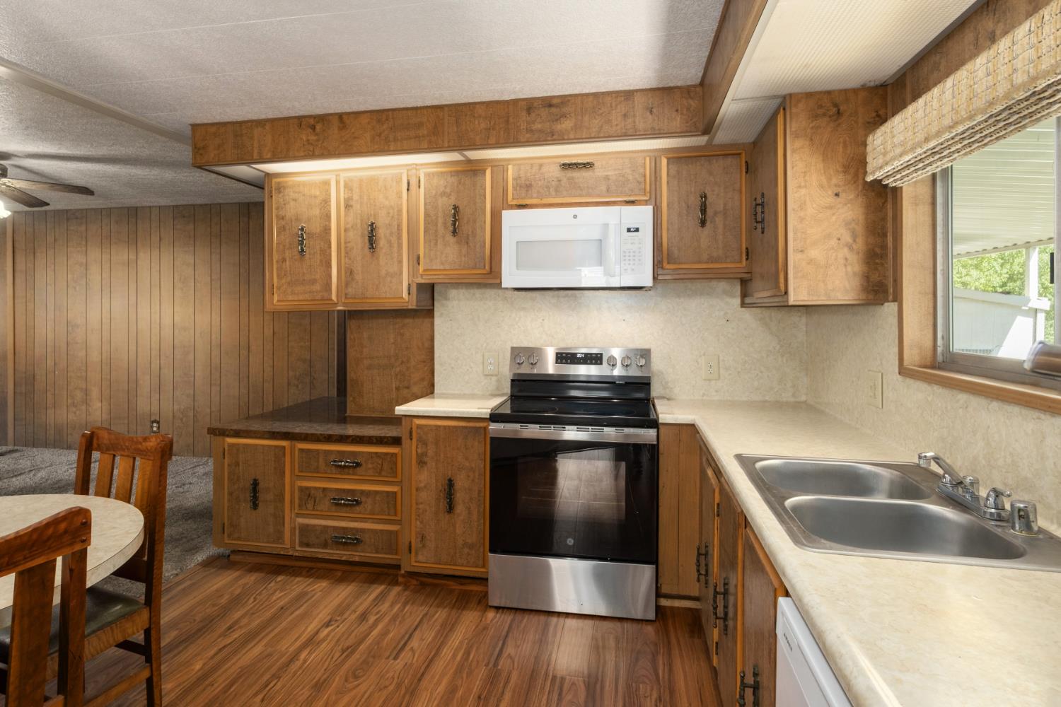 340 N Frankwood #48, Sanger, CA 93657