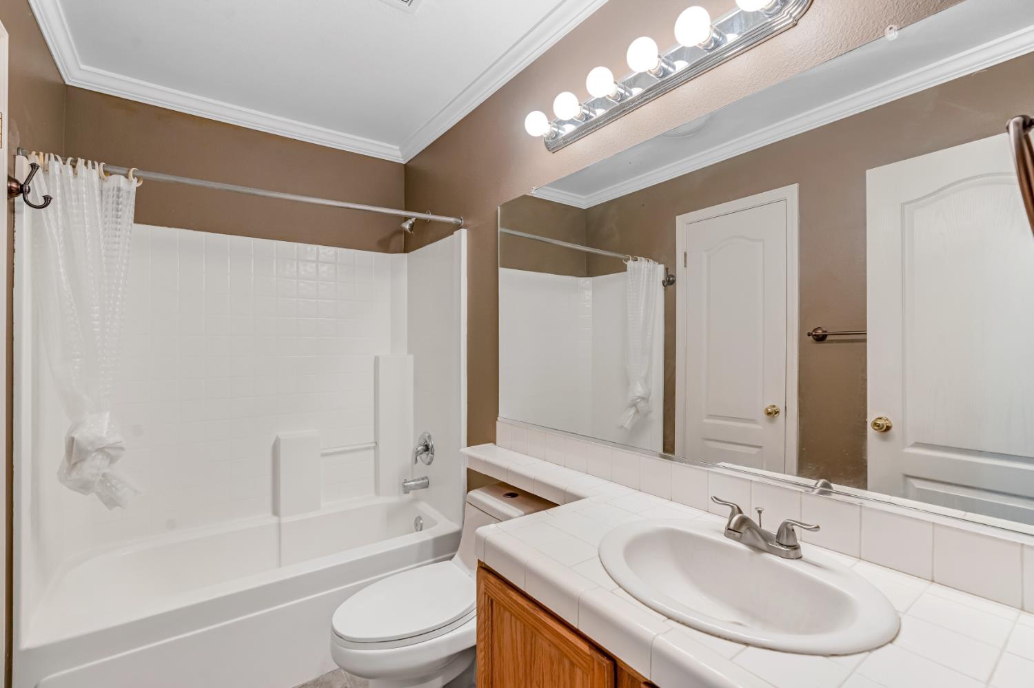 4752 W Fremont Ave, Fresno, CA 93722