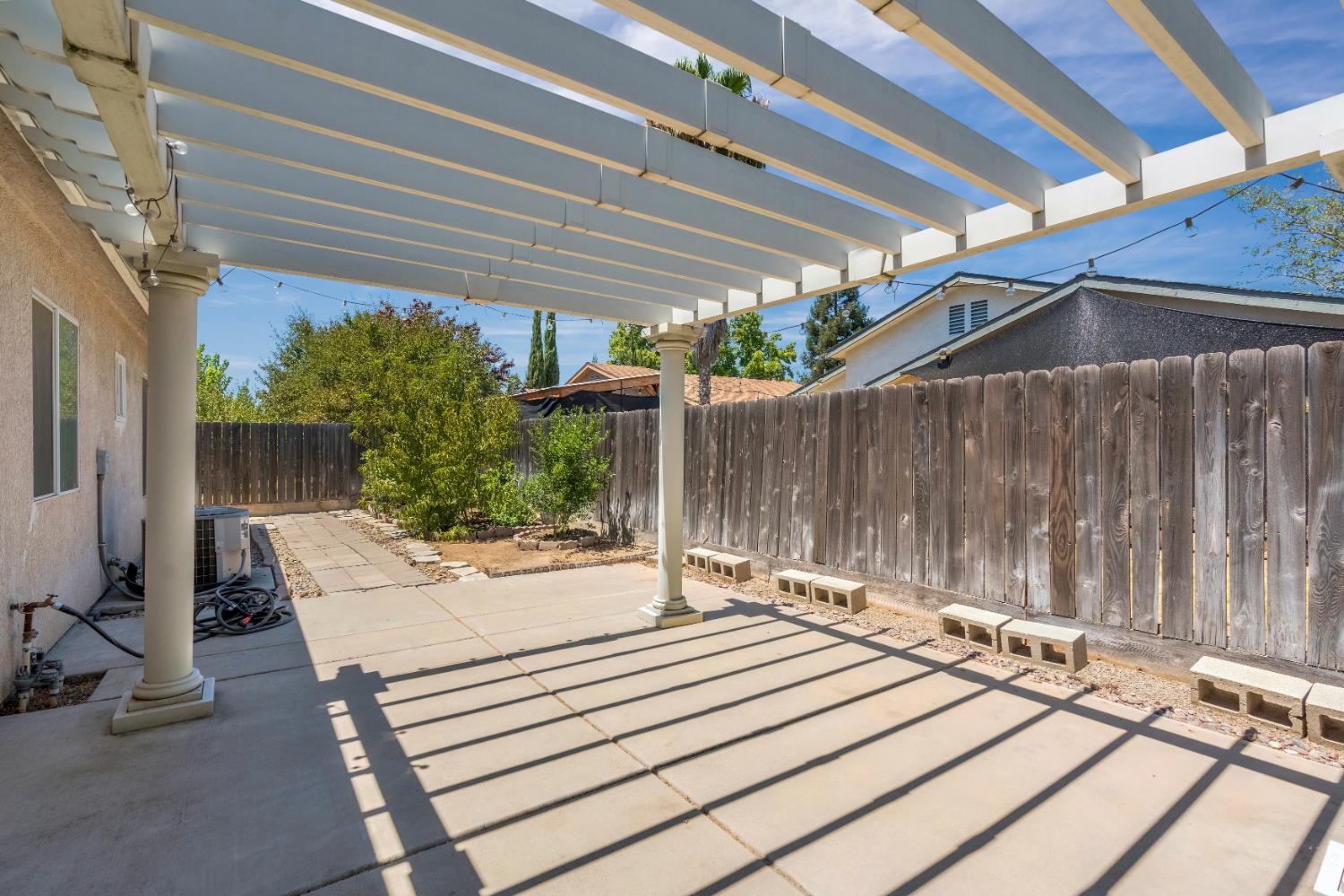 4752 W Fremont Ave, Fresno, CA 93722