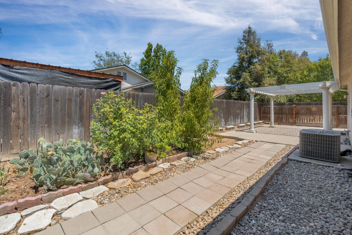 4752 W Fremont Ave, Fresno, CA 93722