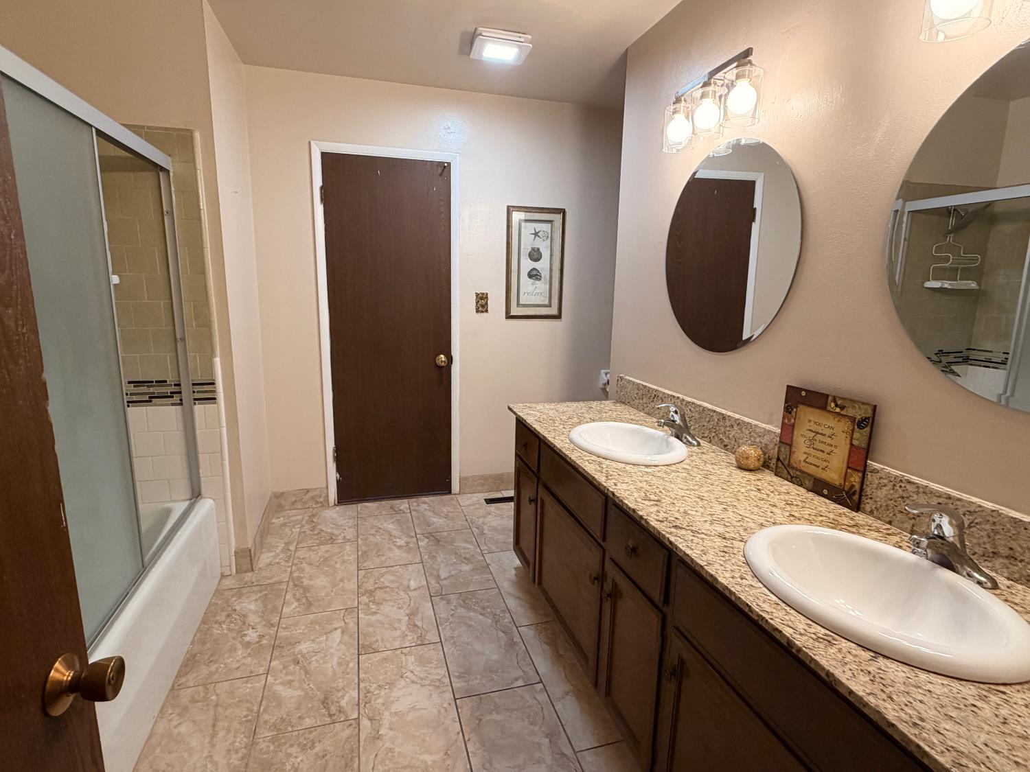 3177 E Tenaya Way, Fresno, CA 93710