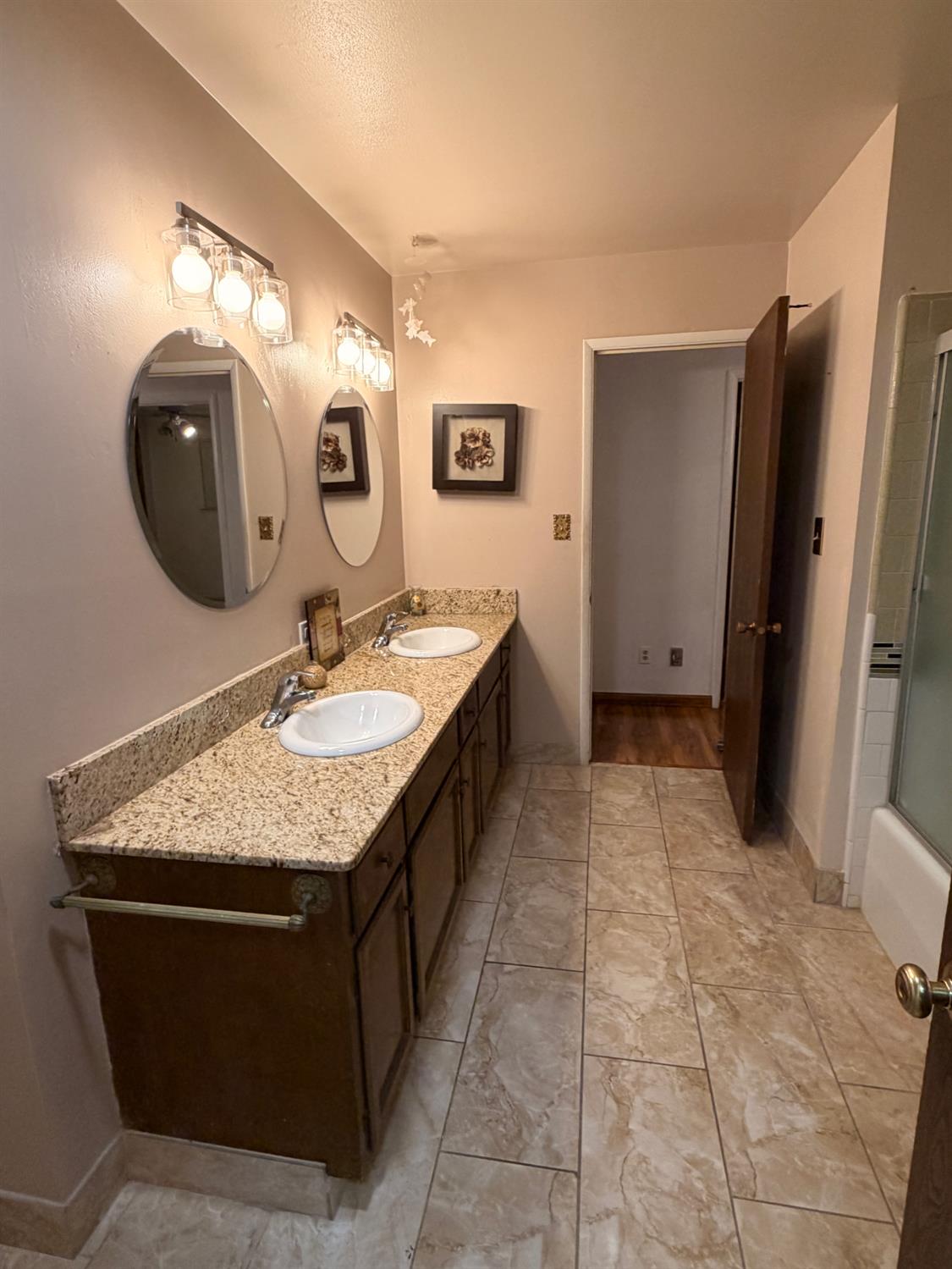 3177 E Tenaya Way, Fresno, CA 93710