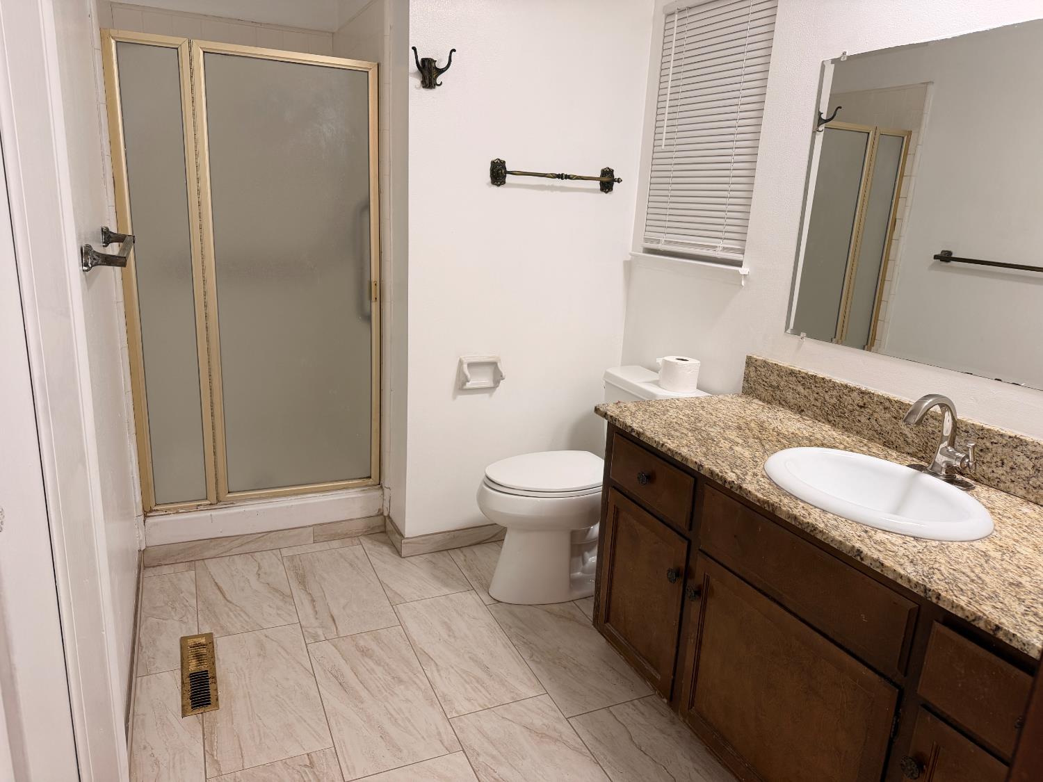 3177 E Tenaya Way, Fresno, CA 93710