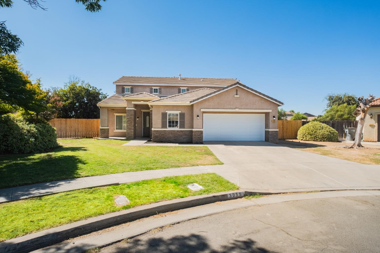 3055 N Bliss Ave, Fresno, CA 93727