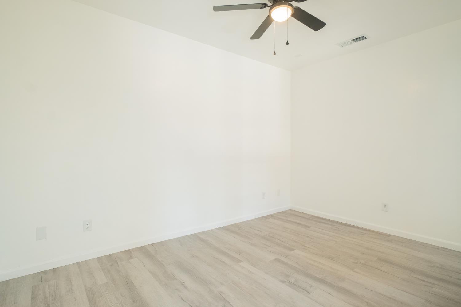 3055 N Bliss Ave, Fresno, CA 93727