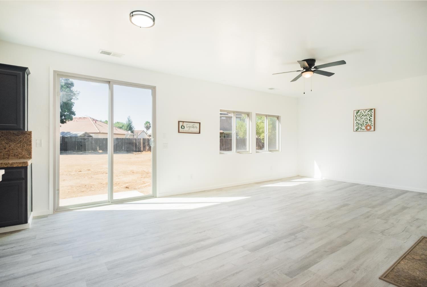 3055 N Bliss Ave, Fresno, CA 93727