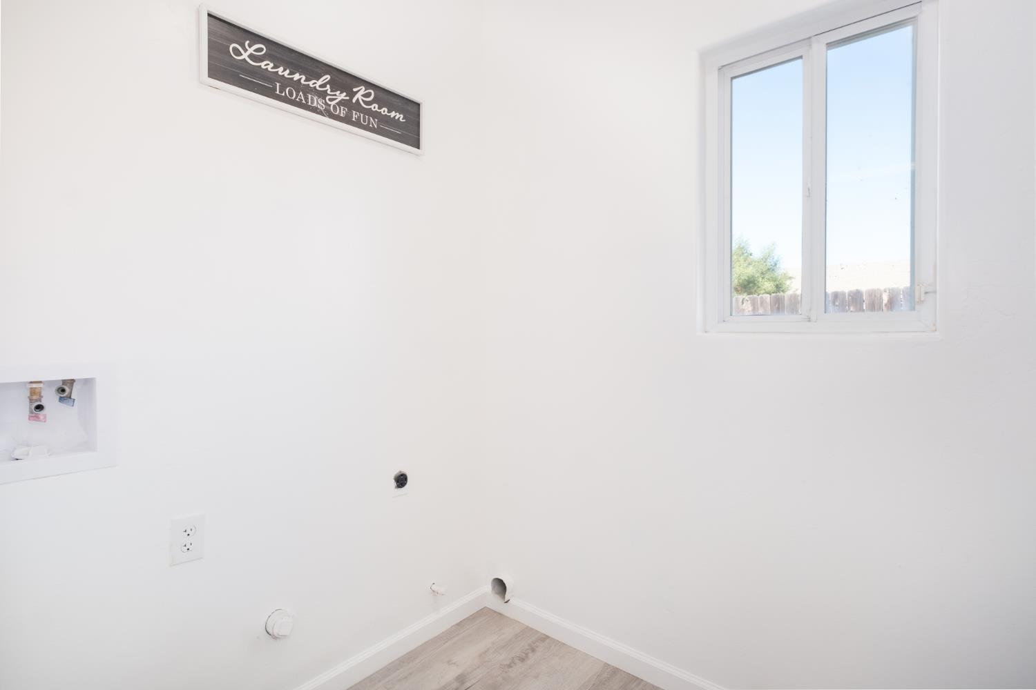 3055 N Bliss Ave, Fresno, CA 93727