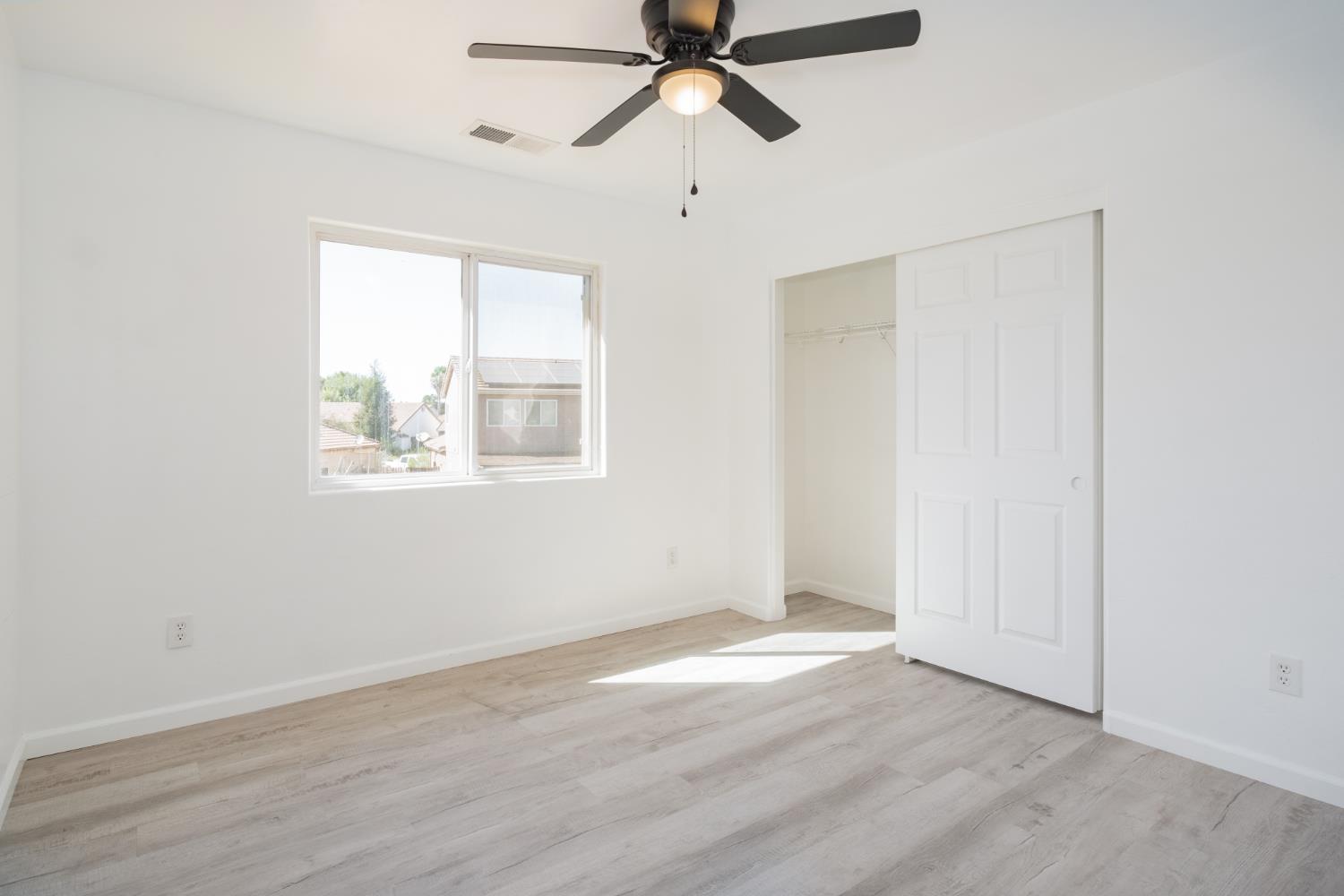 3055 N Bliss Ave, Fresno, CA 93727