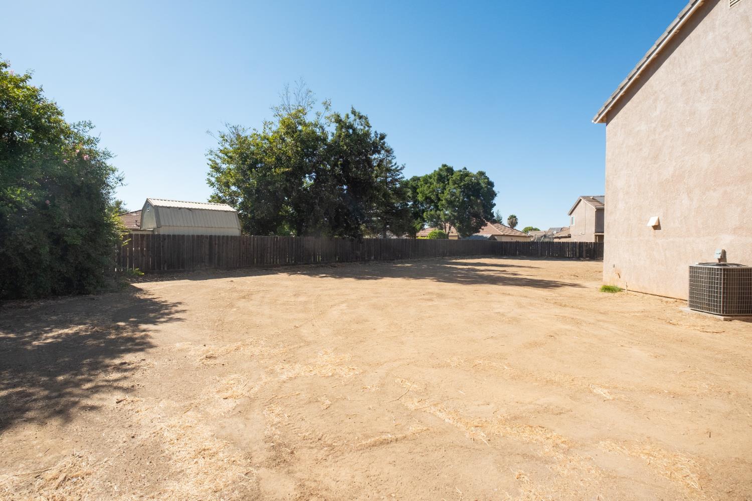 3055 N Bliss Ave, Fresno, CA 93727