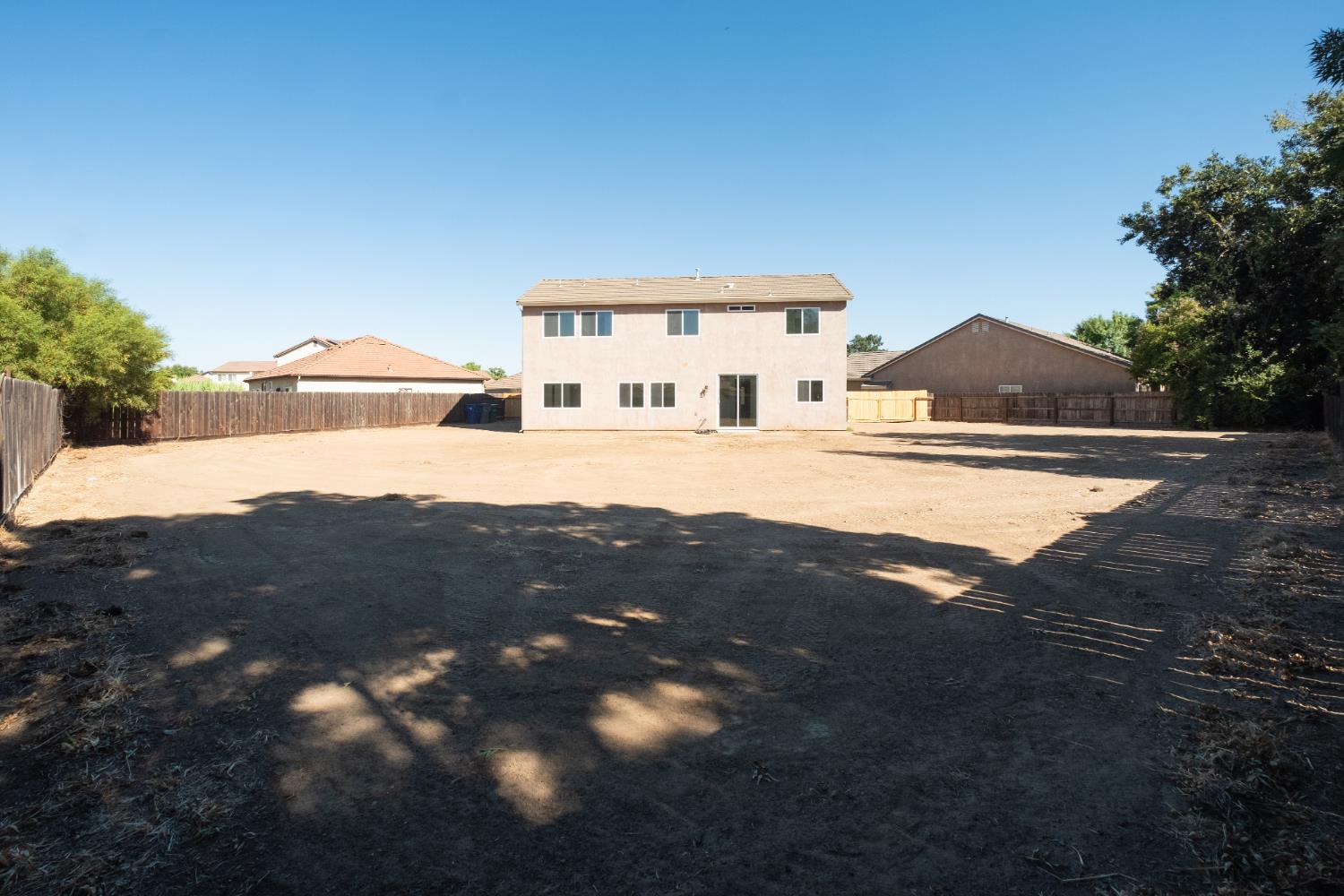 3055 N Bliss Ave, Fresno, CA 93727
