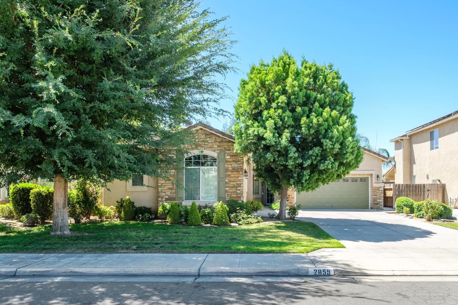 2859 E Muncie Ave, Fresno, CA 93720