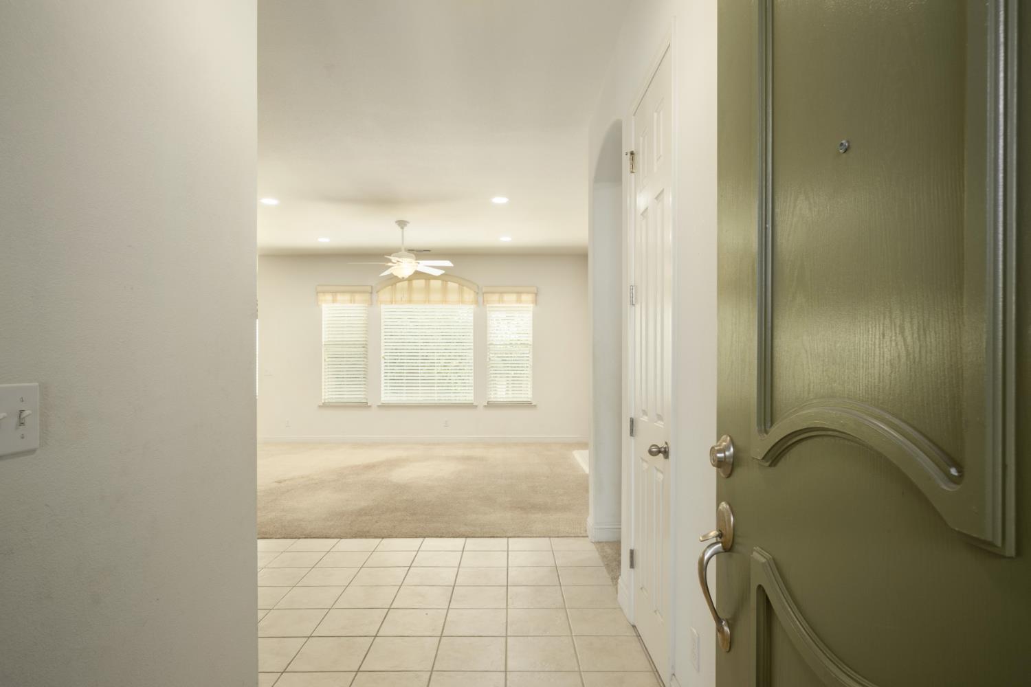 2859 E Muncie Ave, Fresno, CA 93720
