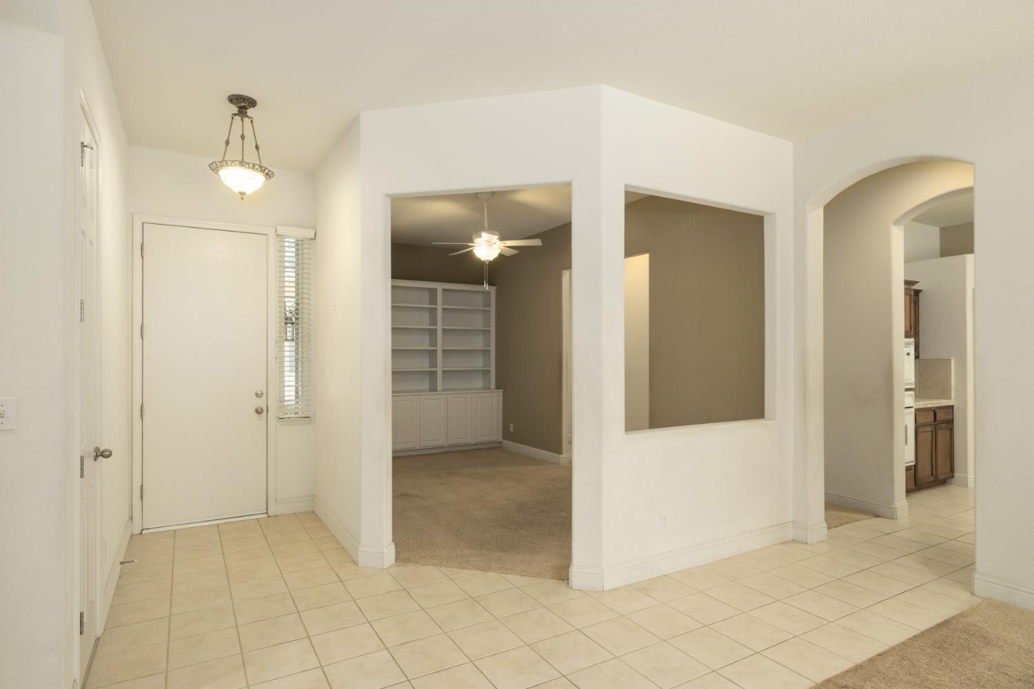 2859 E Muncie Ave, Fresno, CA 93720