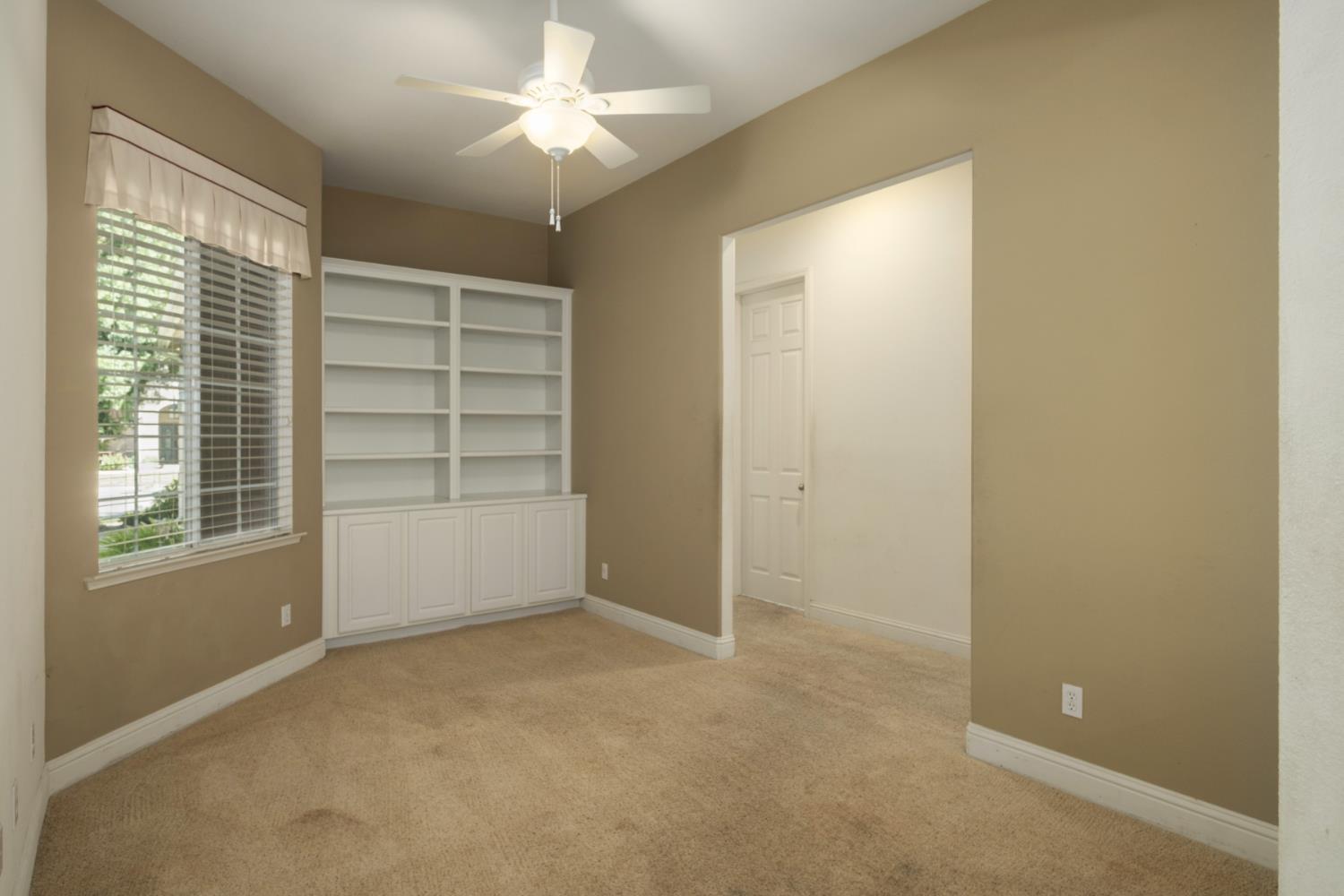 2859 E Muncie Ave, Fresno, CA 93720