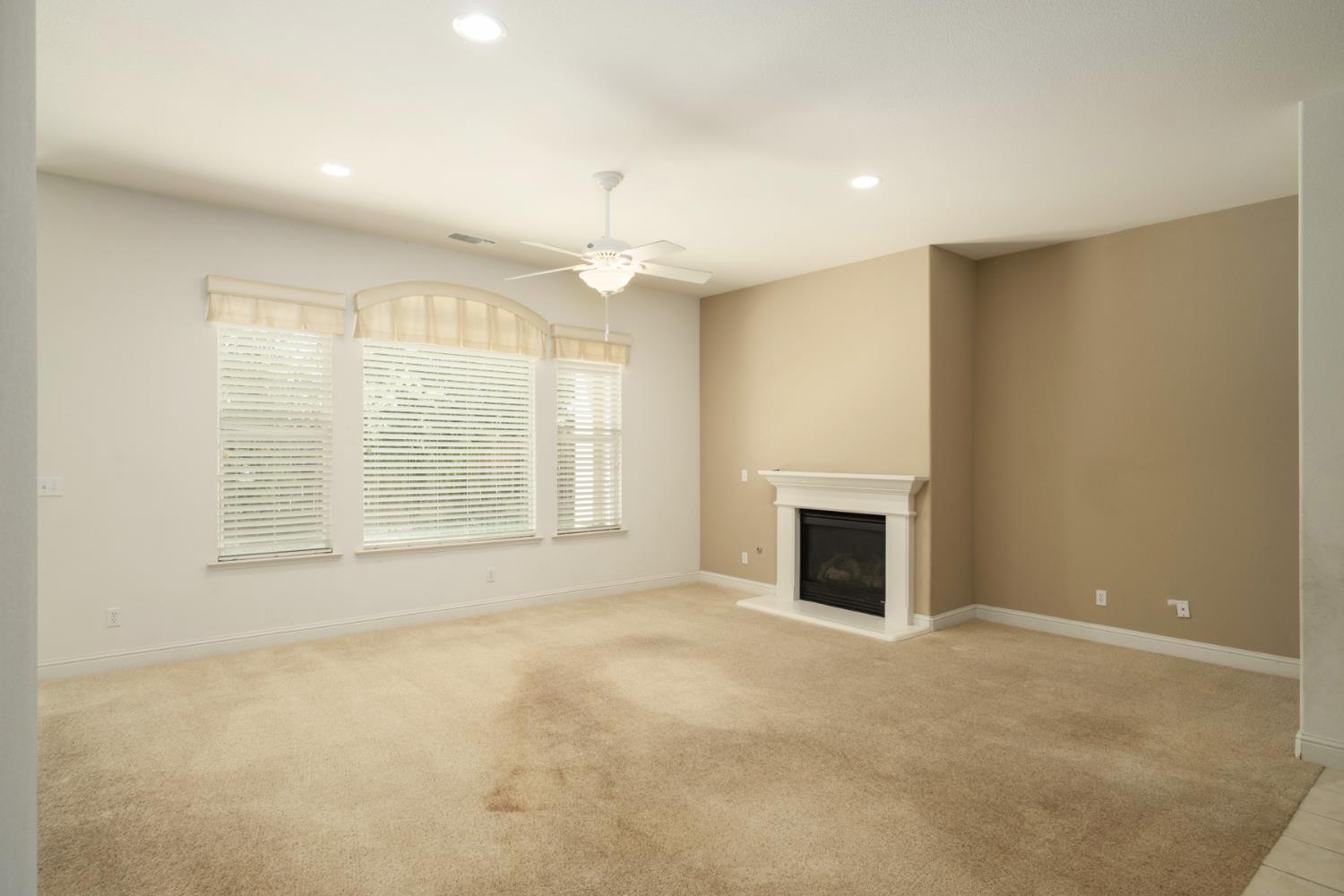 2859 E Muncie Ave, Fresno, CA 93720
