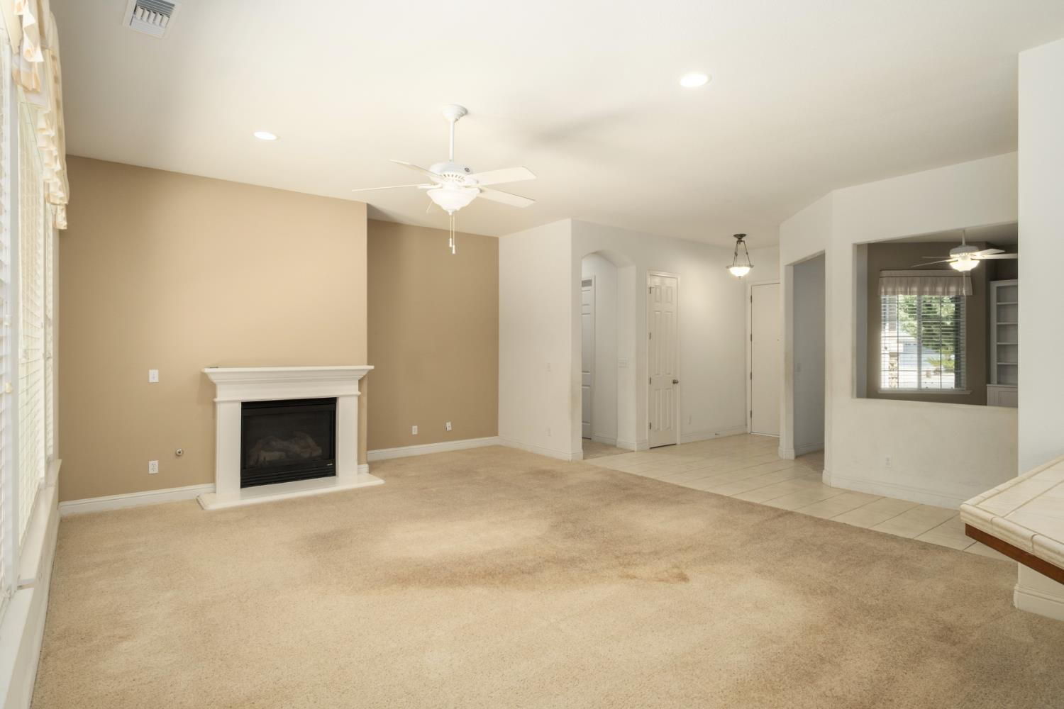 2859 E Muncie Ave, Fresno, CA 93720