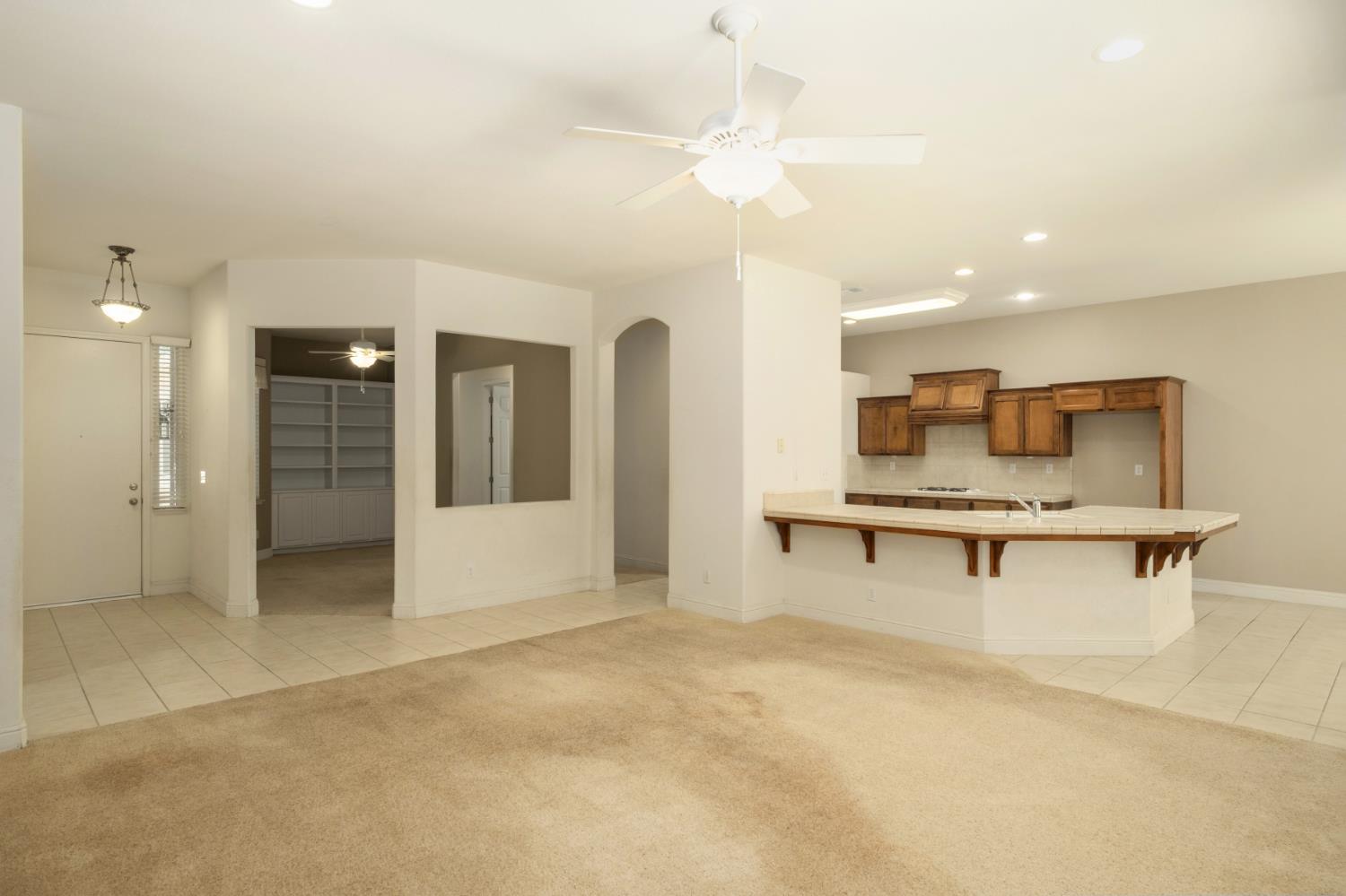 2859 E Muncie Ave, Fresno, CA 93720