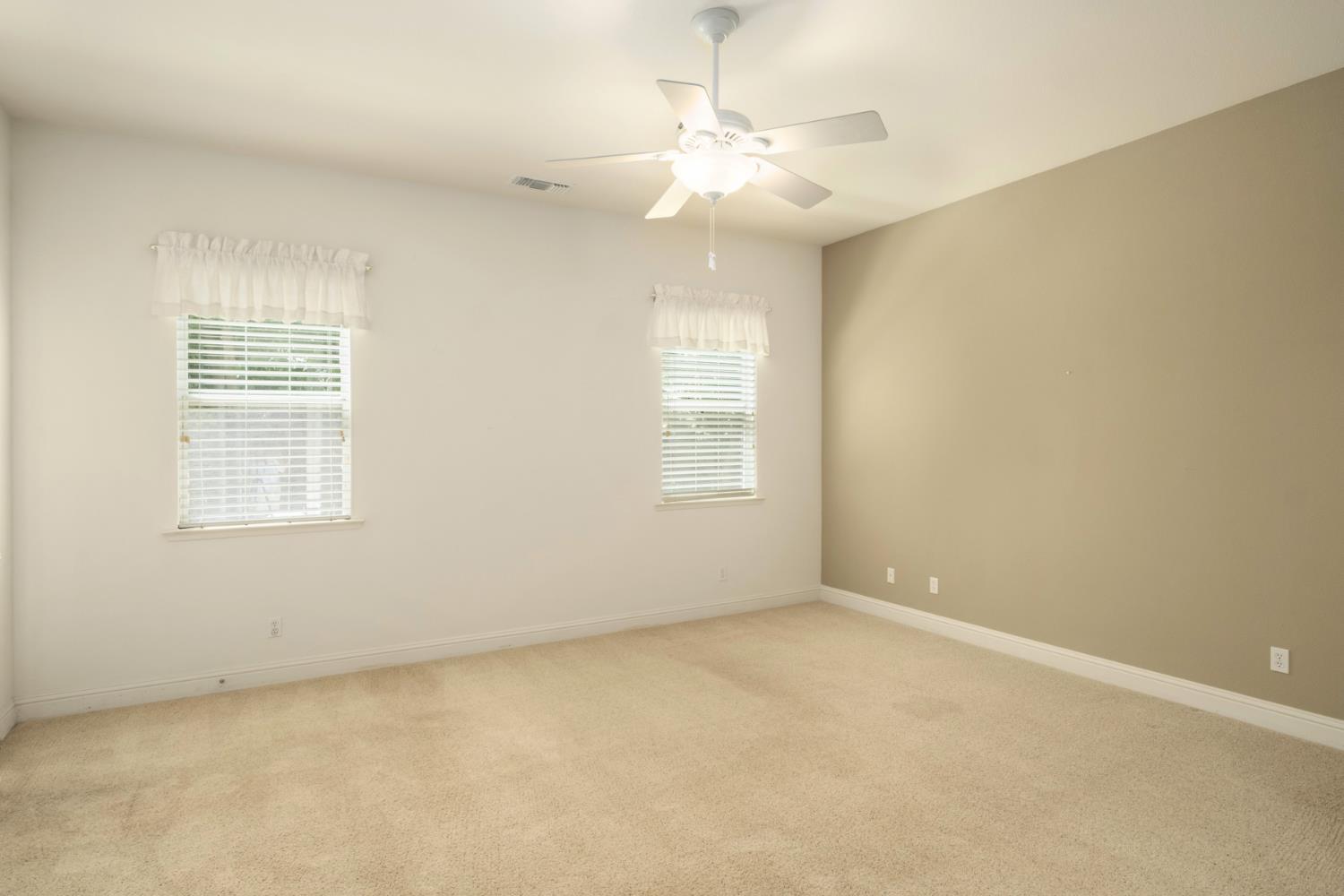 2859 E Muncie Ave, Fresno, CA 93720