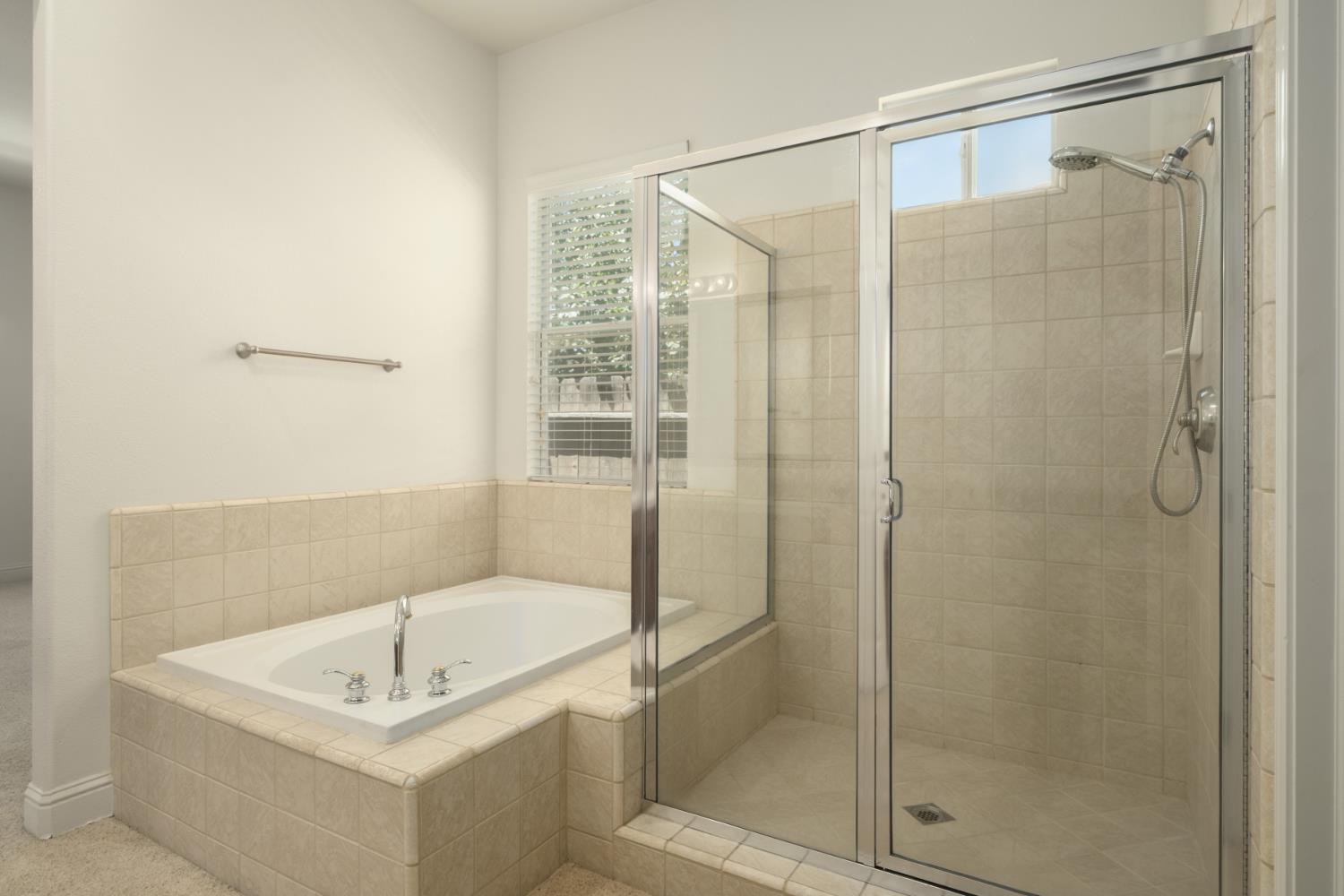 2859 E Muncie Ave, Fresno, CA 93720
