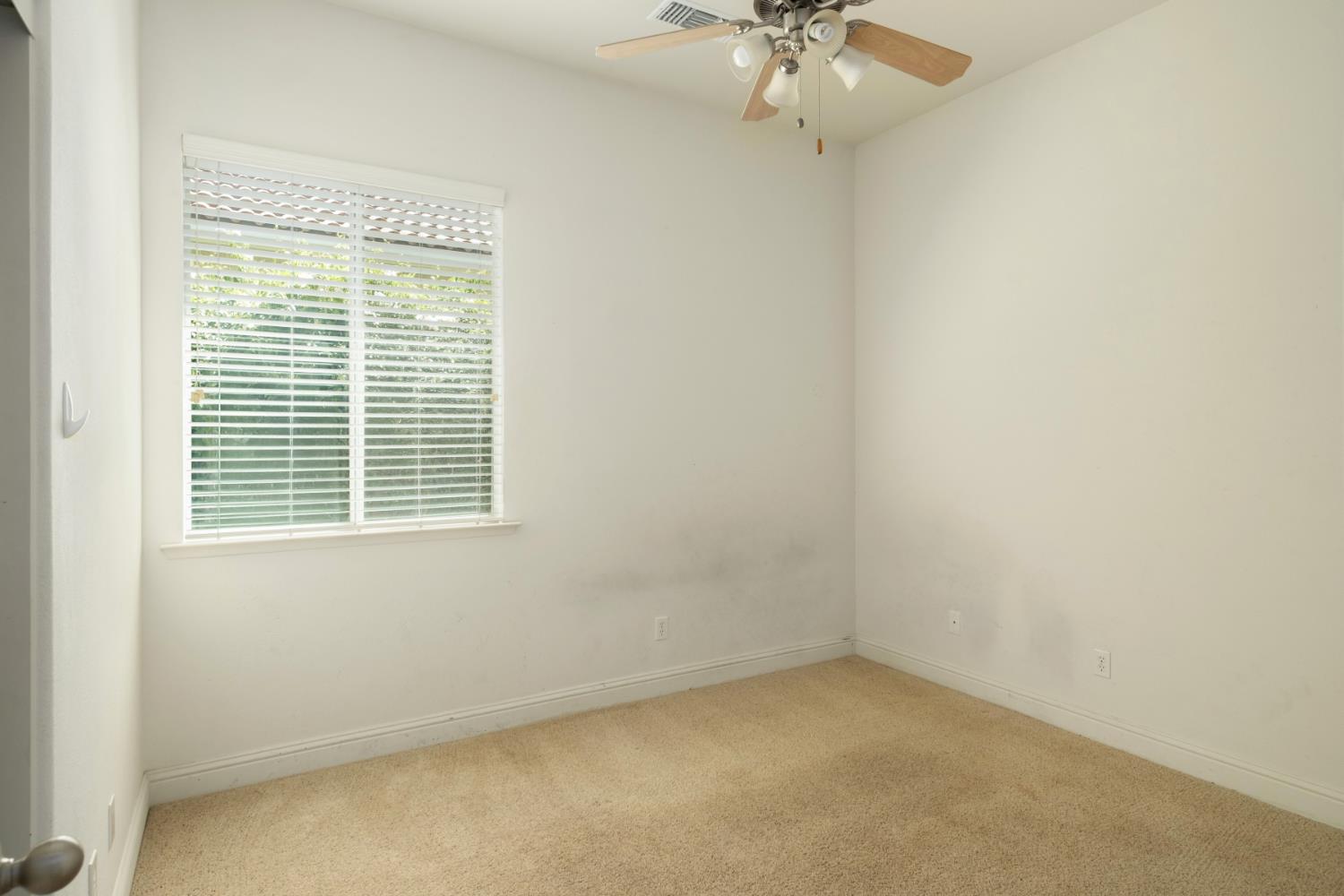 2859 E Muncie Ave, Fresno, CA 93720