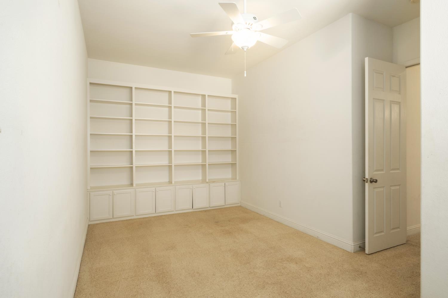 2859 E Muncie Ave, Fresno, CA 93720