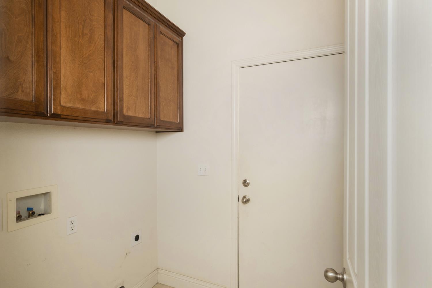 2859 E Muncie Ave, Fresno, CA 93720
