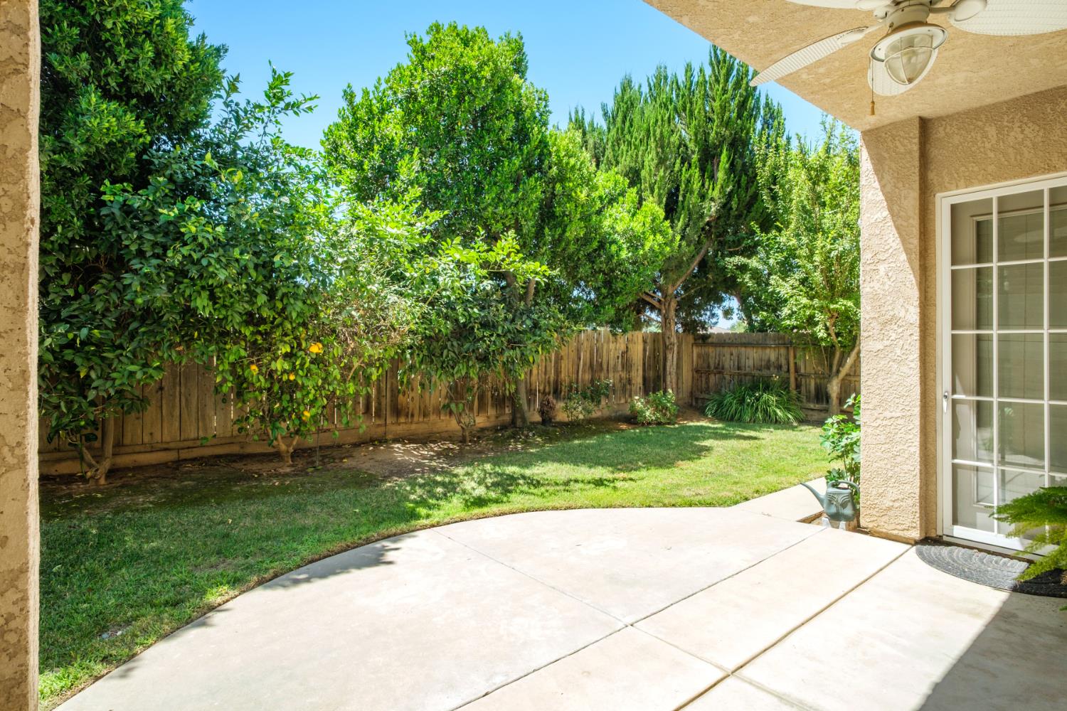 2859 E Muncie Ave, Fresno, CA 93720