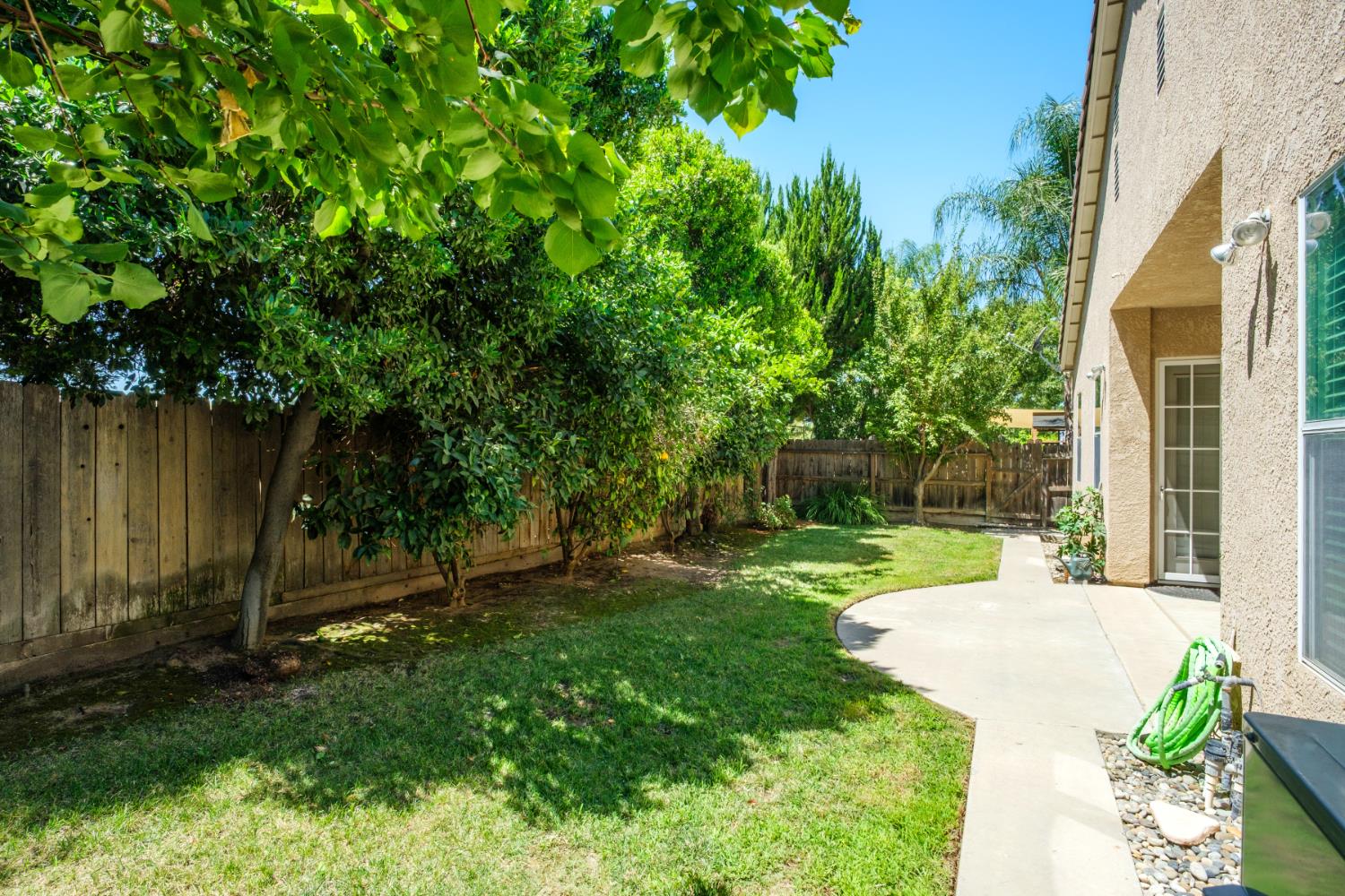 2859 E Muncie Ave, Fresno, CA 93720