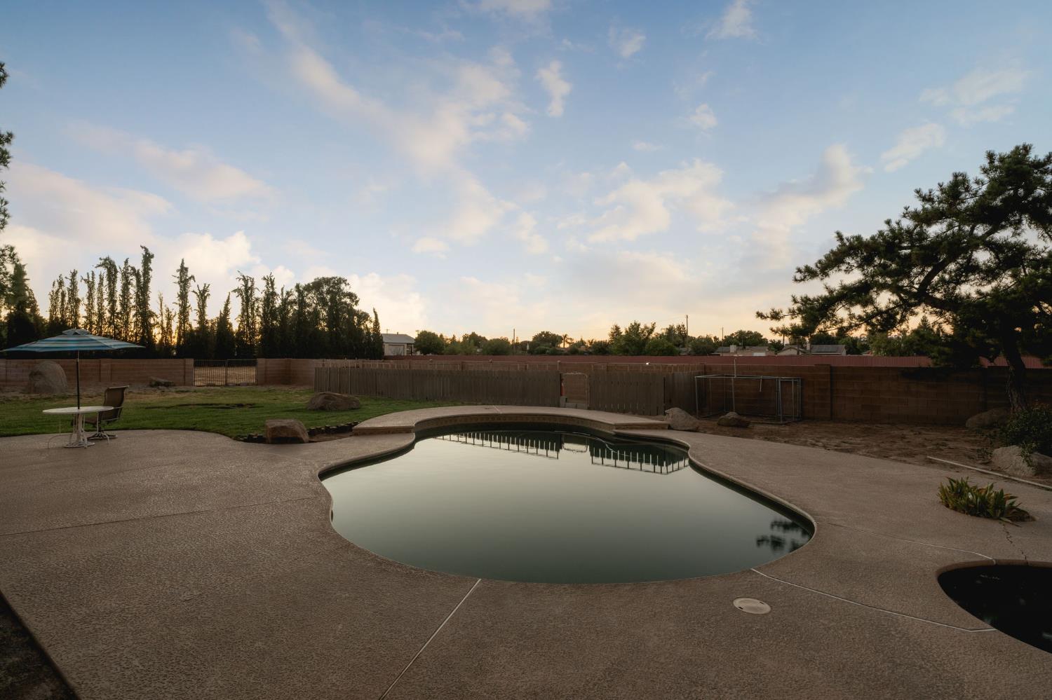 14410 W Kearney Blvd, Kerman, CA 93630