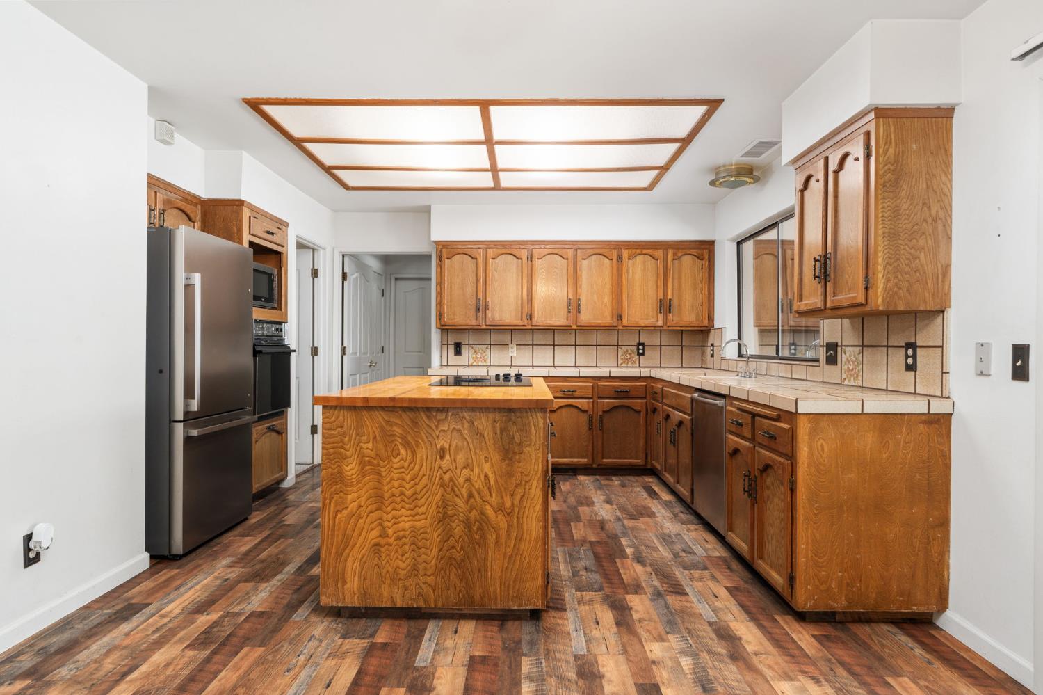 14410 W Kearney Blvd, Kerman, CA 93630