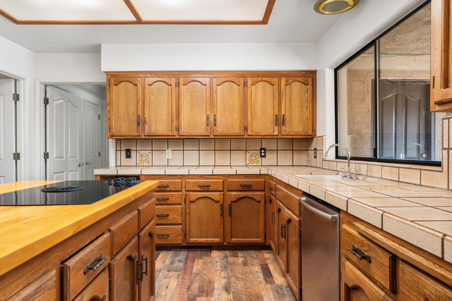 14410 W Kearney Blvd, Kerman, CA 93630