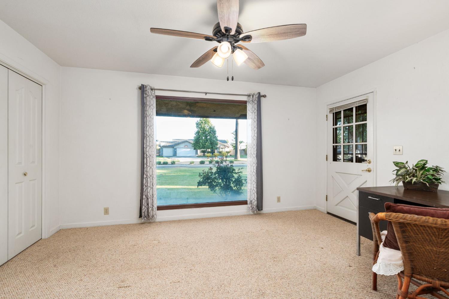 14410 W Kearney Blvd, Kerman, CA 93630