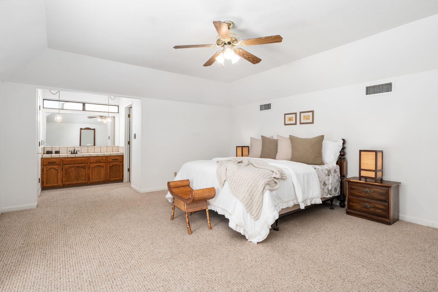 14410 W Kearney Blvd, Kerman, CA 93630