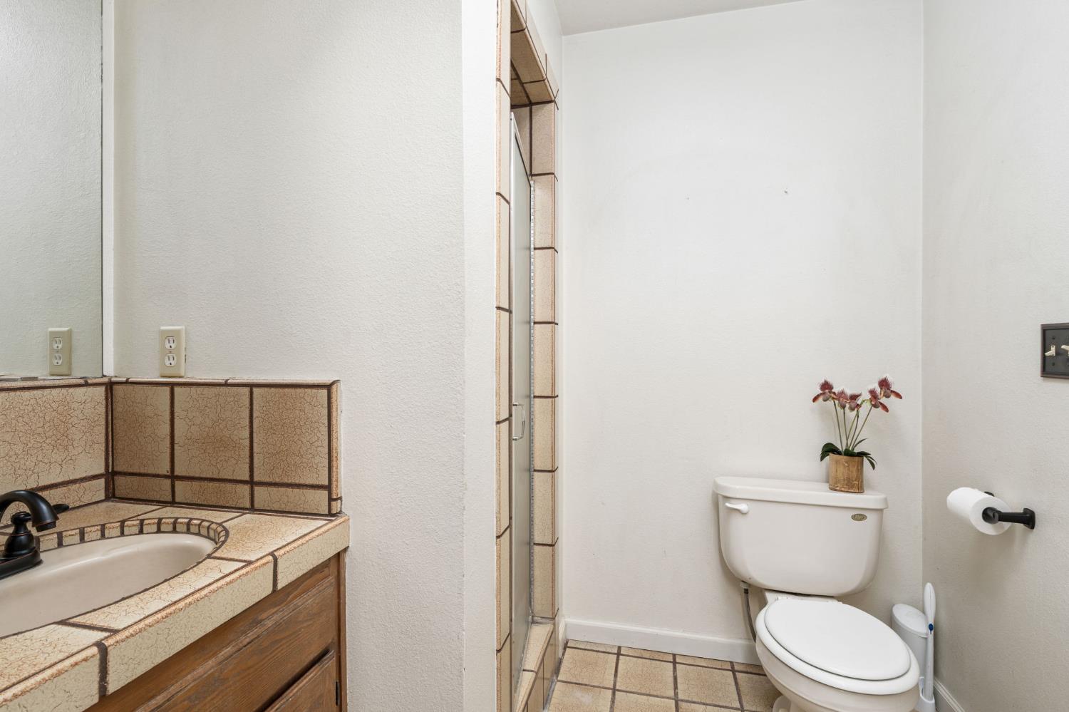 14410 W Kearney Blvd, Kerman, CA 93630