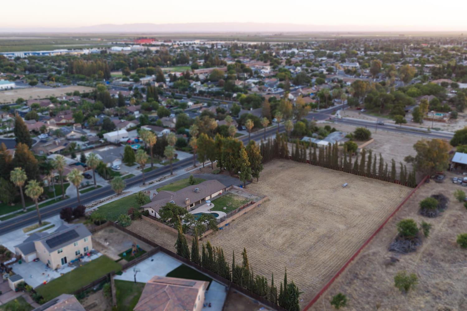 14410 W Kearney Blvd, Kerman, CA 93630
