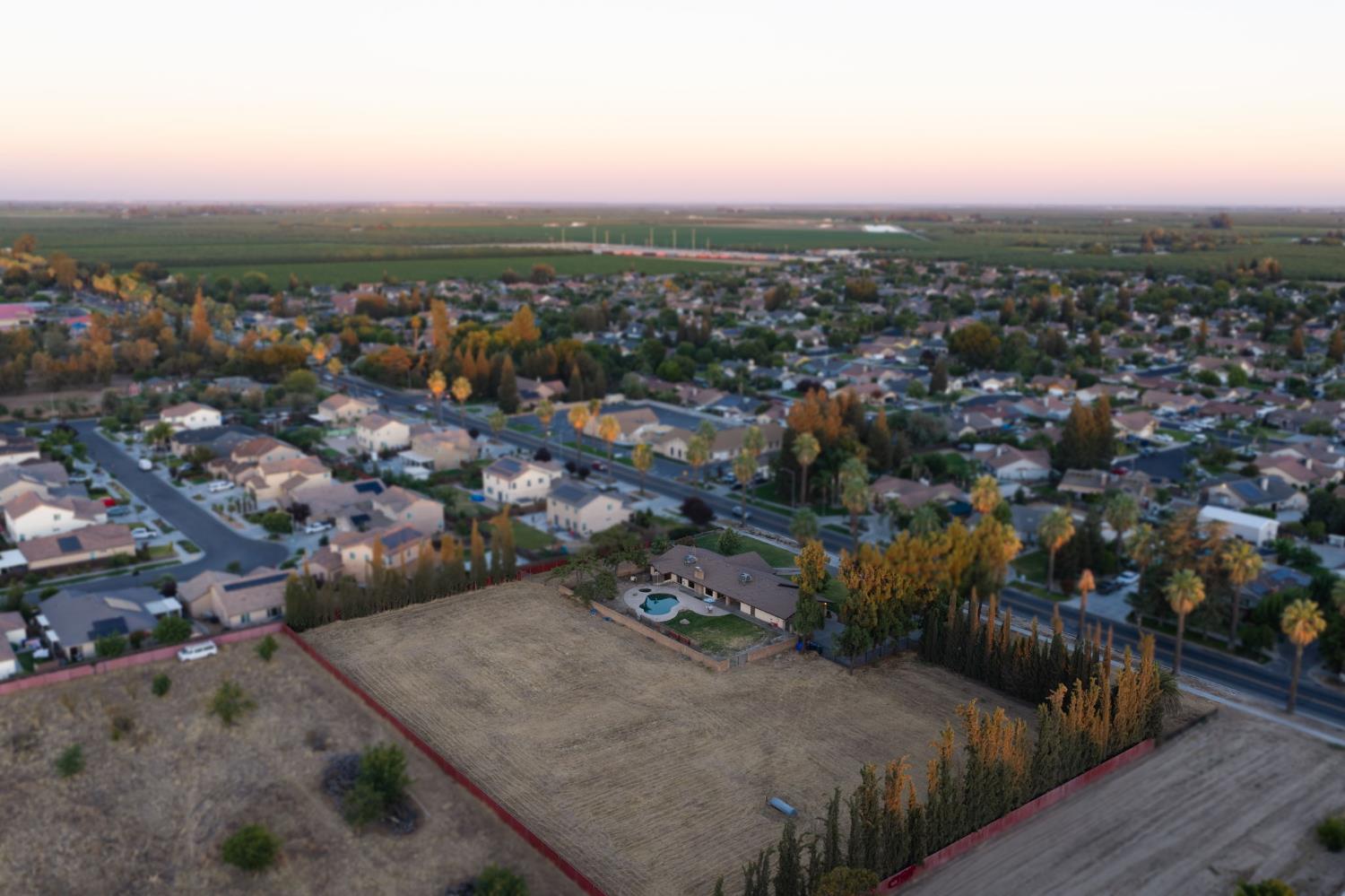 14410 W Kearney Blvd, Kerman, CA 93630