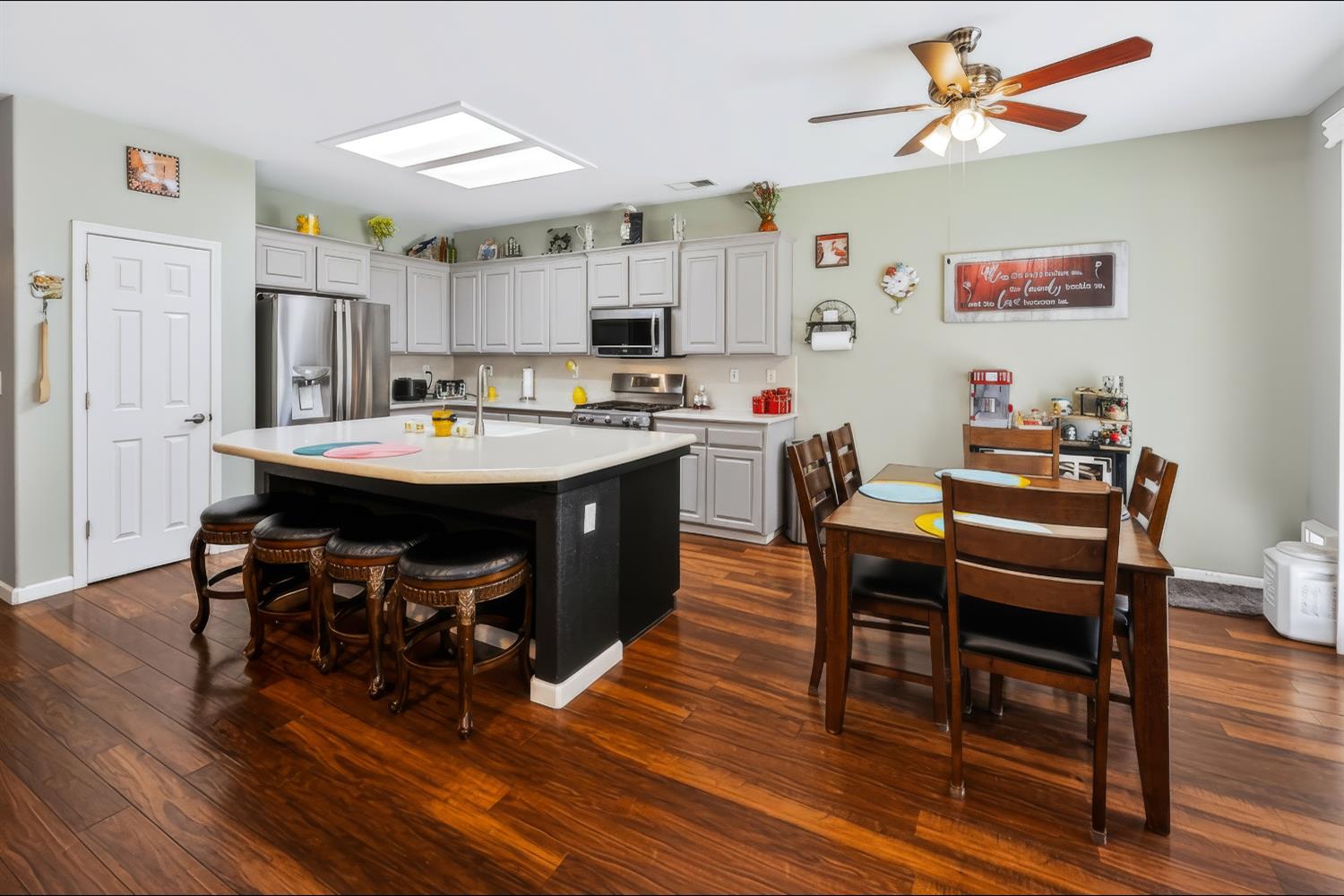 2678 Scott Ave, Clovis, CA 93611