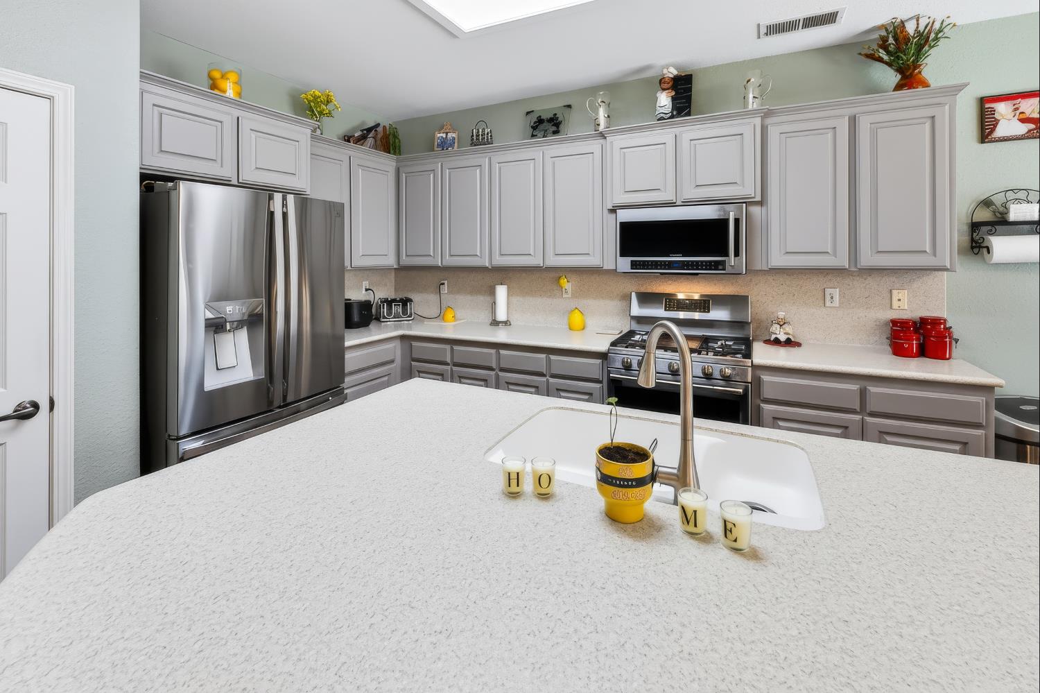 2678 Scott Ave, Clovis, CA 93611