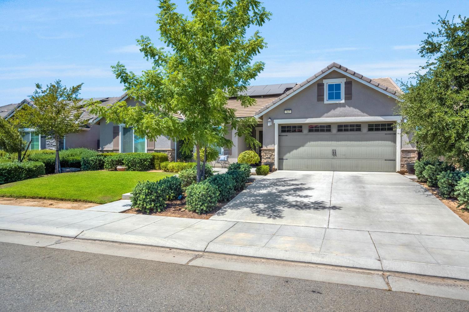 347 Maclure Ave W, Madera, CA 93636