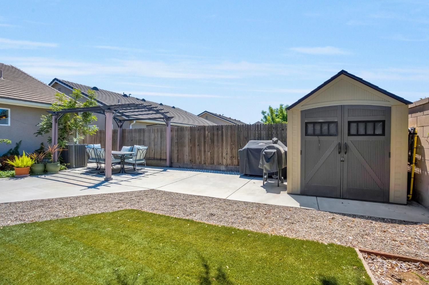 347 Maclure Ave W, Madera, CA 93636