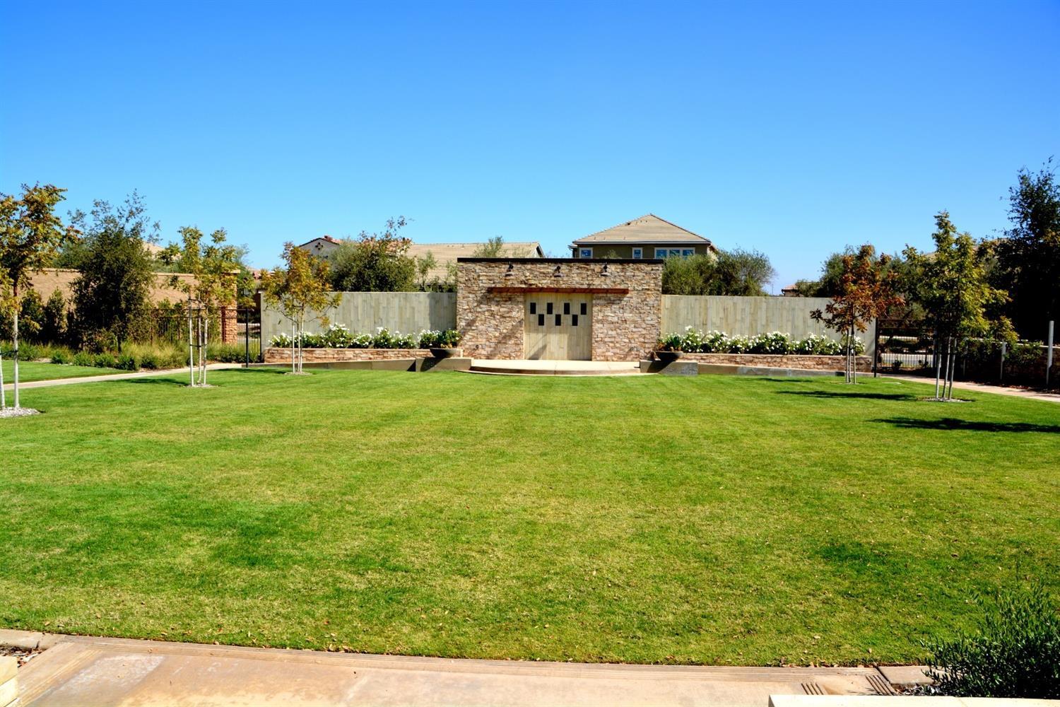 347 Maclure Ave W, Madera, CA 93636