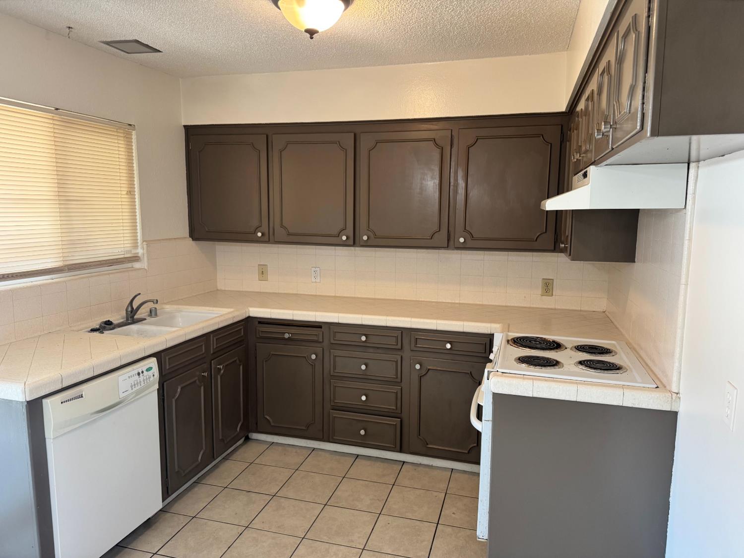 3749 N Fruit Ave #C, Fresno, CA 93705