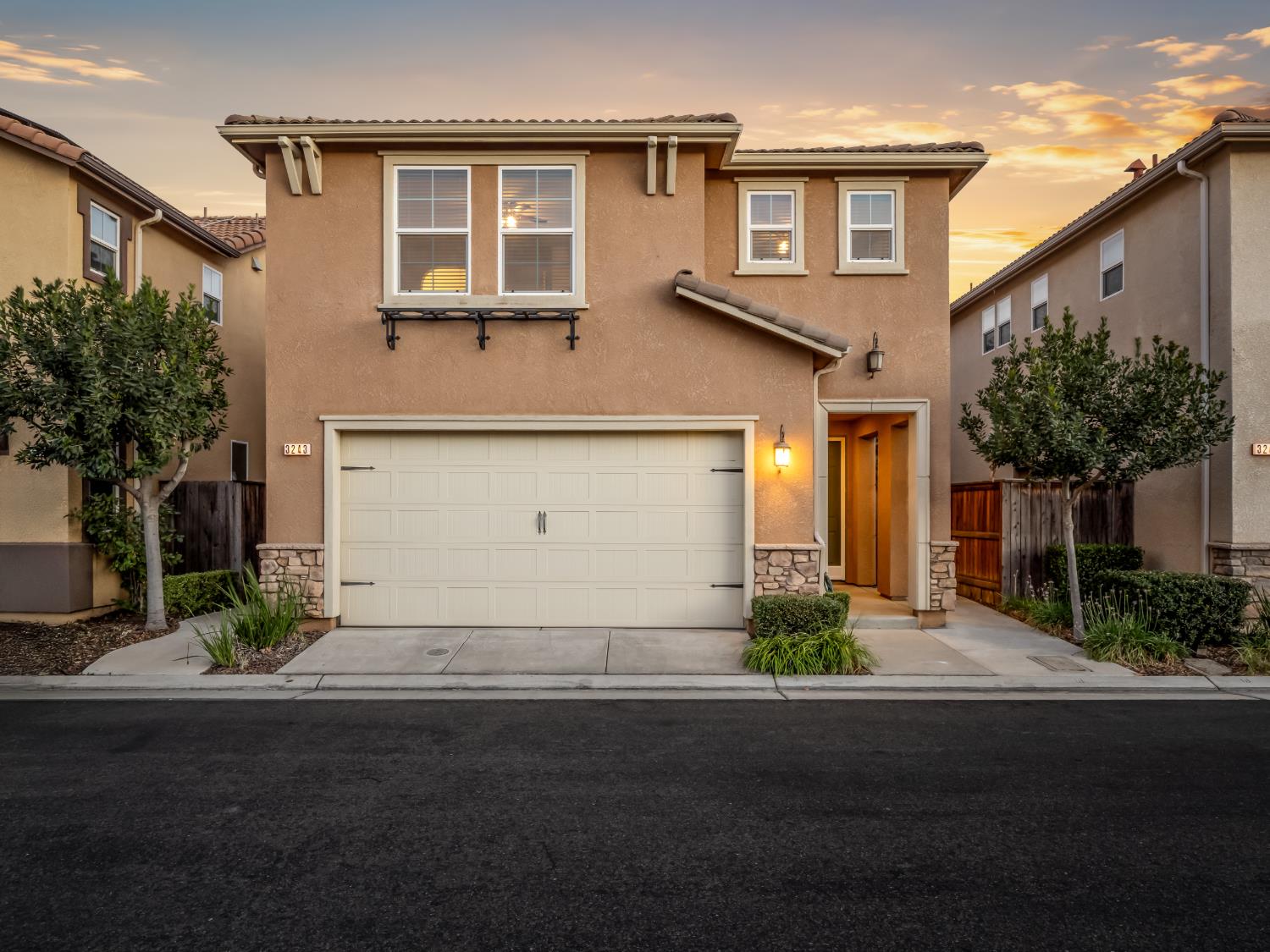 3243 W Nobility Dr, Fresno, CA 93711