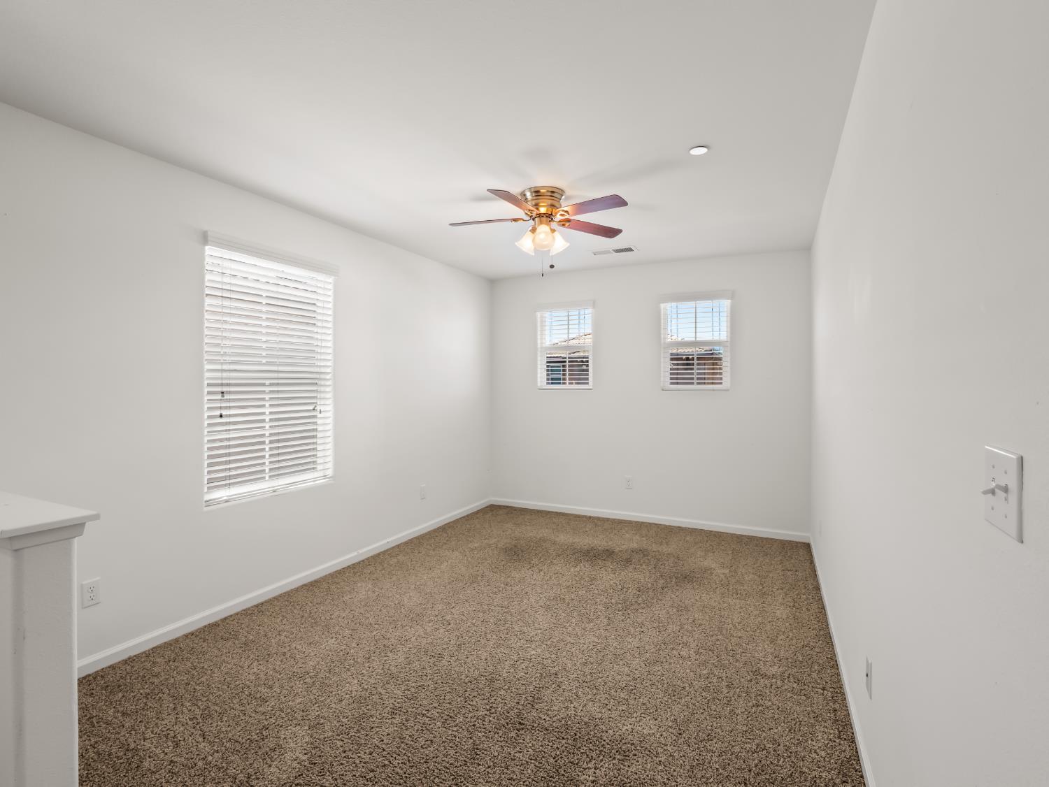 3243 W Nobility Dr, Fresno, CA 93711