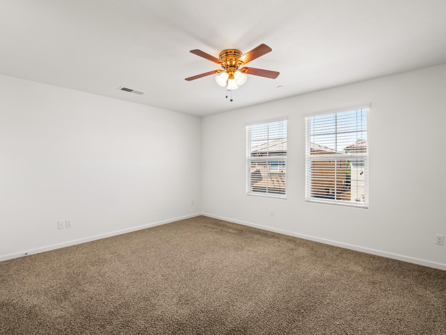 3243 W Nobility Dr, Fresno, CA 93711