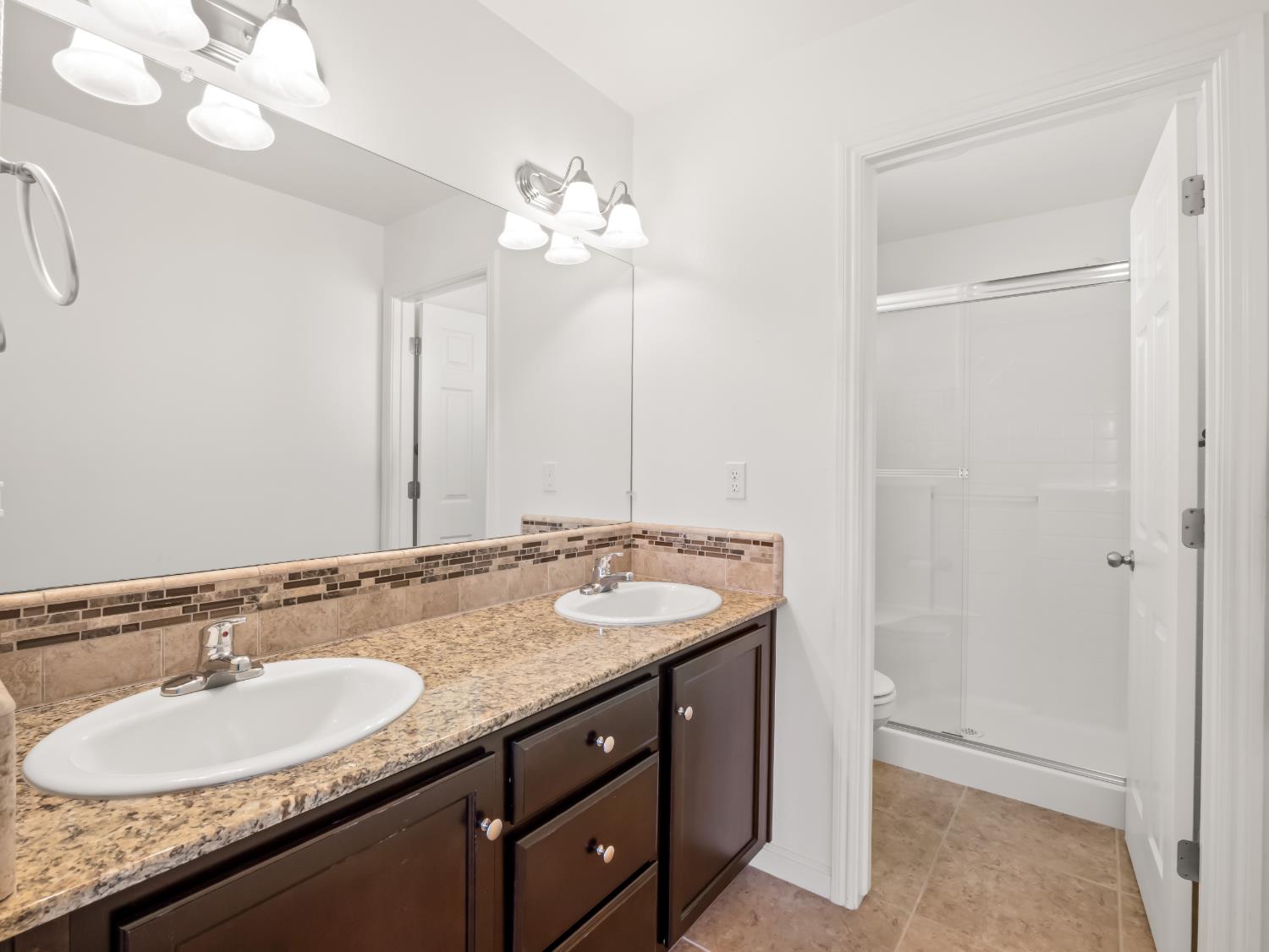 3243 W Nobility Dr, Fresno, CA 93711