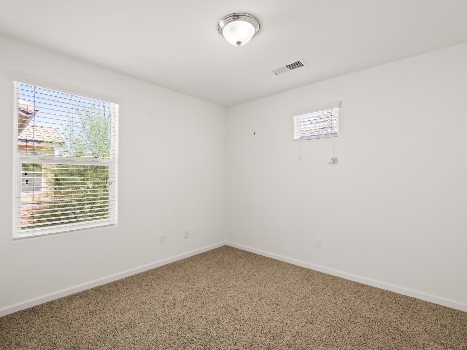 3243 W Nobility Dr, Fresno, CA 93711