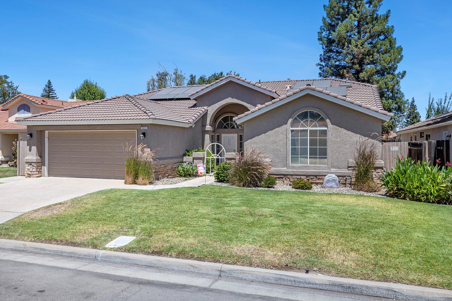5652 W Beechwood Ave, Fresno, CA 93722