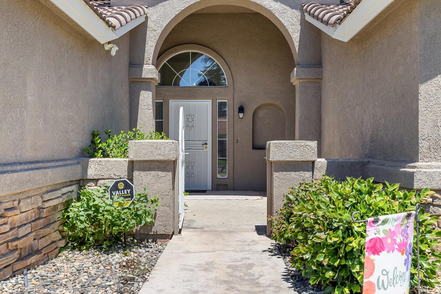 5652 W Beechwood Ave, Fresno, CA 93722