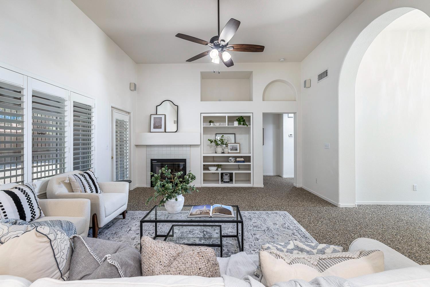 5652 W Beechwood Ave, Fresno, CA 93722